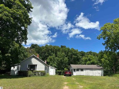 232 W Burdickville Rd, Maple City, MI, 49664