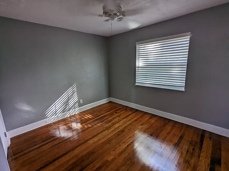 4925 2nd Avenue South - A (House) — Photo 16
