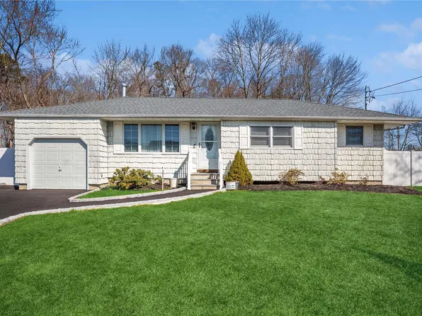 26 N Larry Road, Selden, NY 11784
