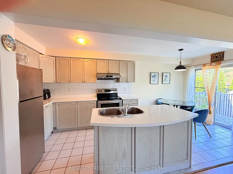 6013 Castlegrove Ct #UPPER — Photo 4