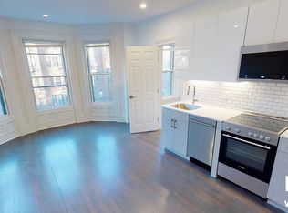 228 Newbury St #3R, Boston, MA 02116