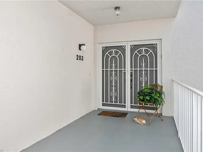 770 Waterford Dr #203 — Photo 3