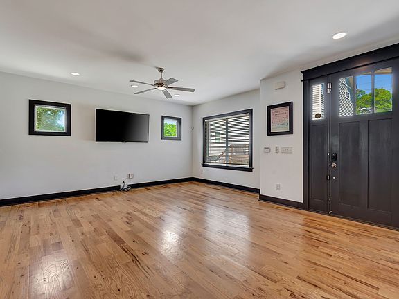 5th image of 2136 Buena Vista Pike #B