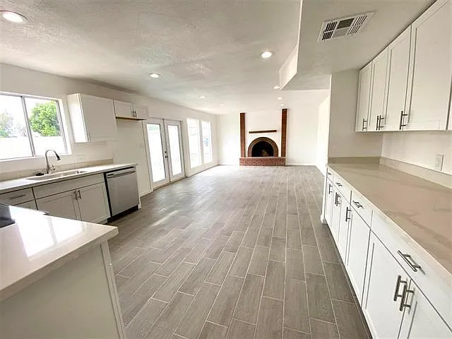 3148 W Lisbon St — Photo 5