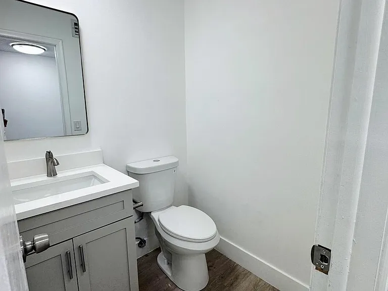3920 Woodside Dr #14 — Photo 11