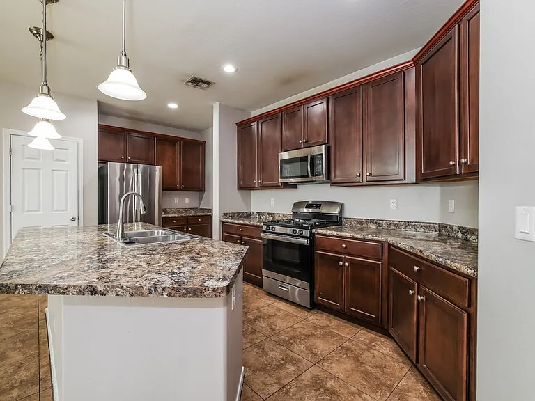 7543 W Darrel Rd — Photo 6
