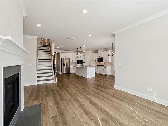 7th image of this home
