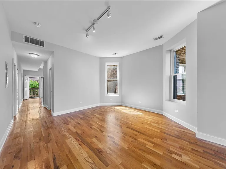 1253 N California Ave #2 — Photo 6