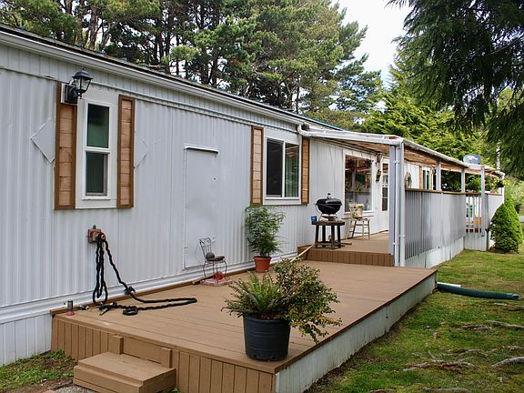 3rd image of 5405 NW Pacific Coast Hwy Unit 27