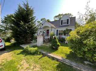 74 Aberdeen St, West Warwick, RI 02893