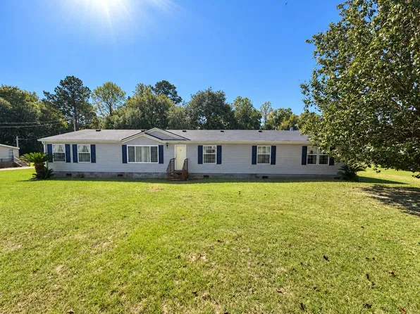 141 Creek Isle Dr, Leesburg, GA 31763