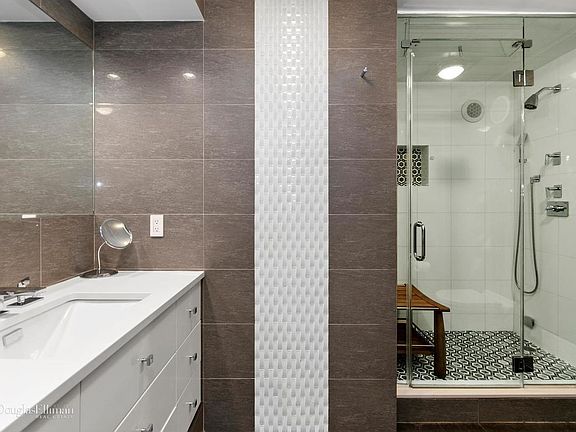 3rd image of 300 E 59th St APT 1402