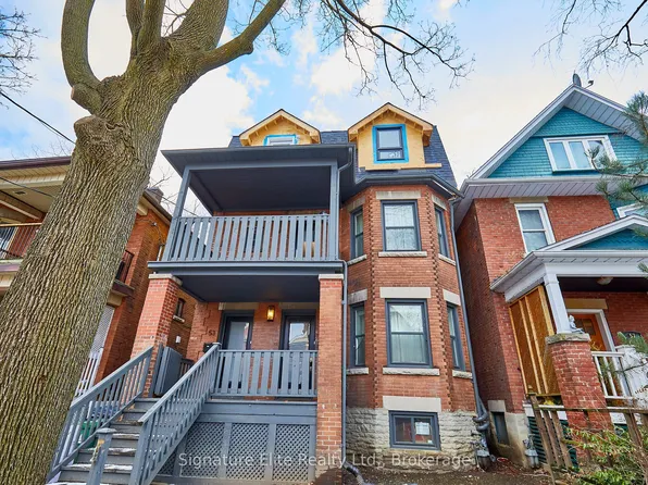 53 Marion St Floor 2, Toronto, ON M6R 1E6