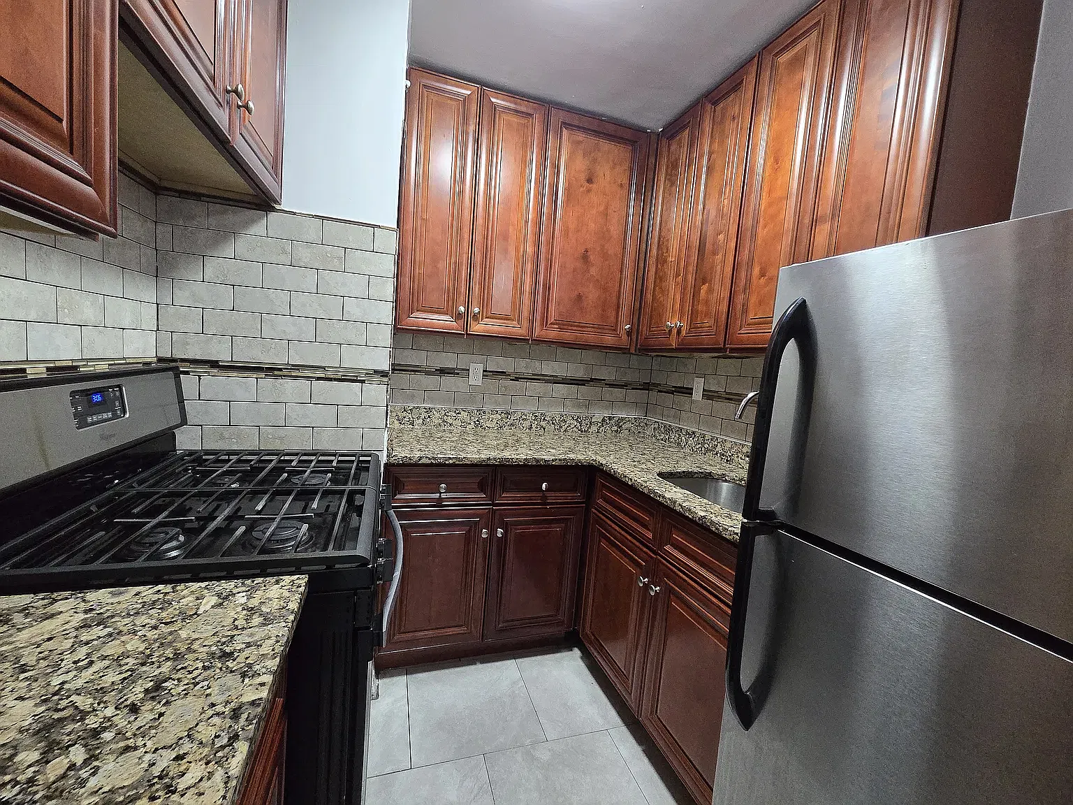 3255 Randall Avenue — Photo 4