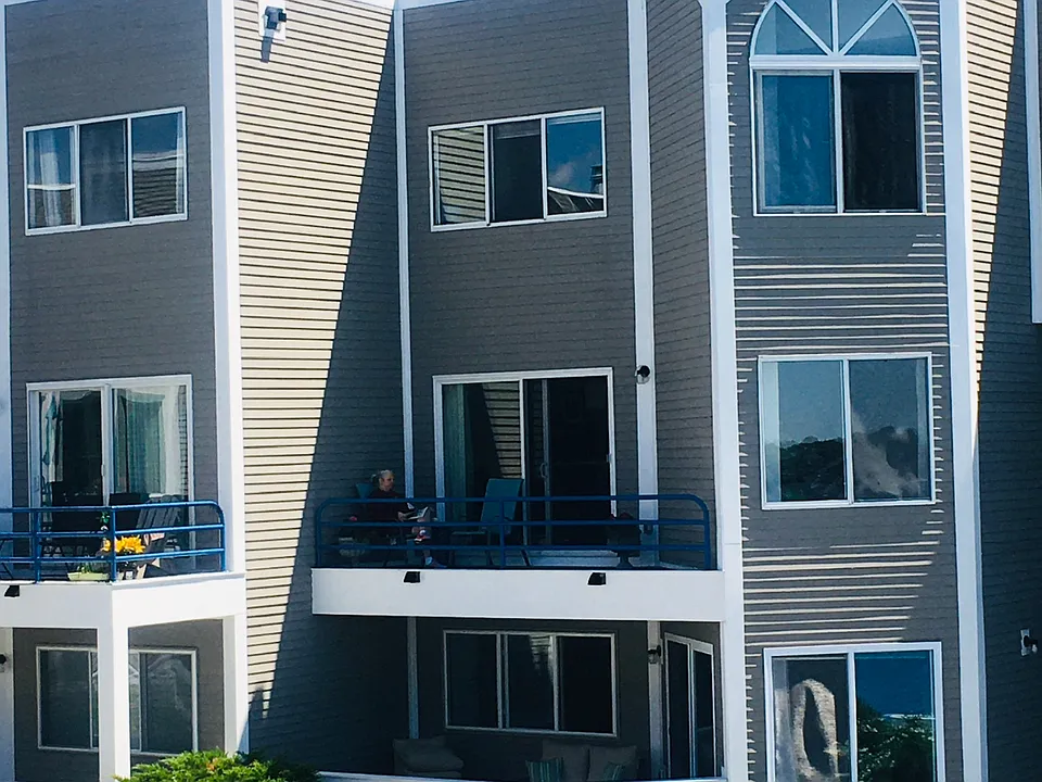 Deck overlooking the courtyard.