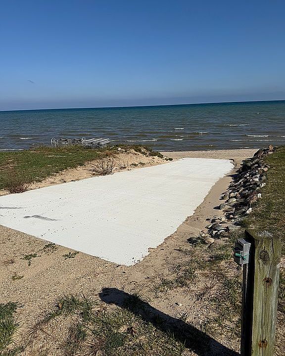 1st image of 3690 Lakeshore Rd