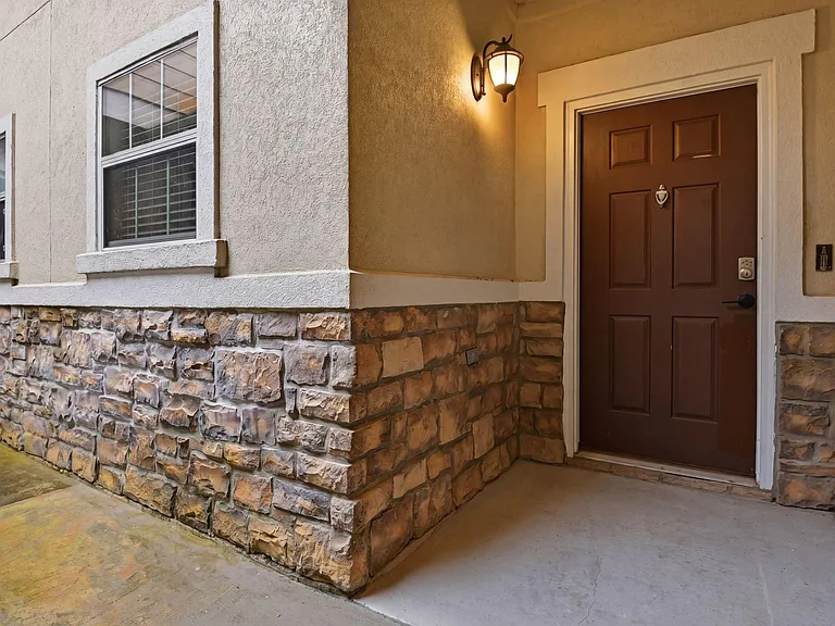 16019 Summerville Lake Dr — Photo 3