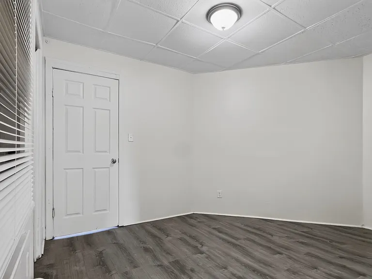 492 W Side Ave #2L — Photo 9