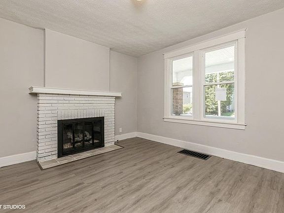4th image of 1122 22nd St