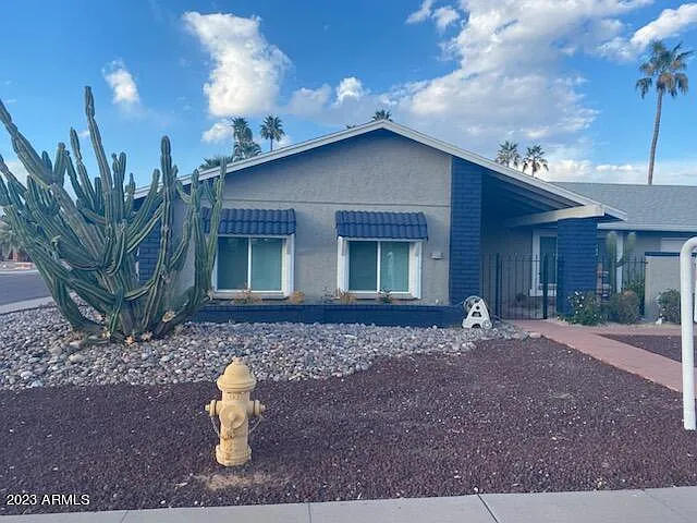 8820 E Kalil Dr
