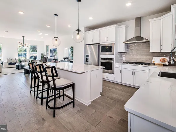 114 Beacon Ct #10304, Royersford, PA 19468