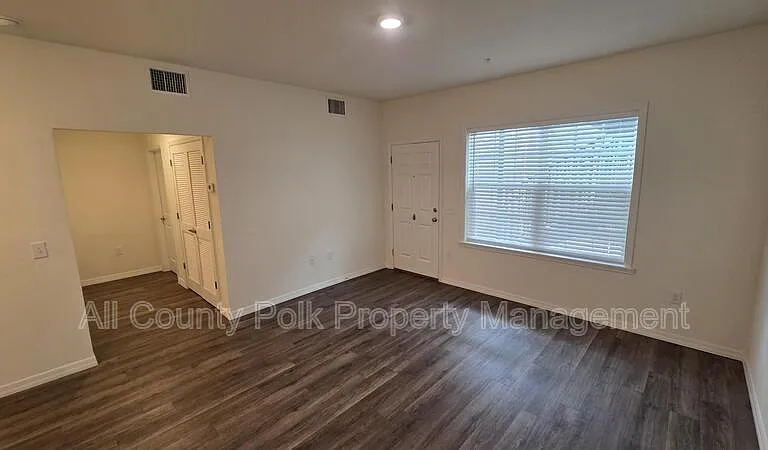 915 Ariana Apartment Community — Photo 9