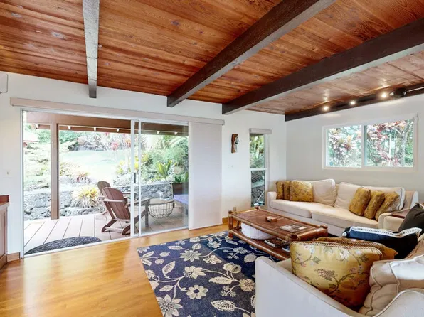 975 Uwao St, Honolulu, HI