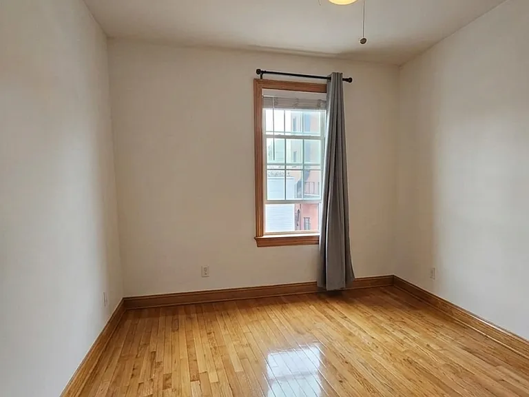 28-47 35th St #3 — Photo 8