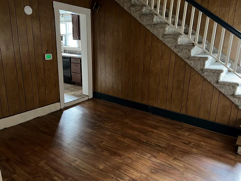 328 Jones St — Photo 8