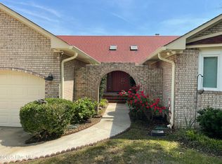 995 Chadwick Shores Drive, Sneads Ferry, NC 28460