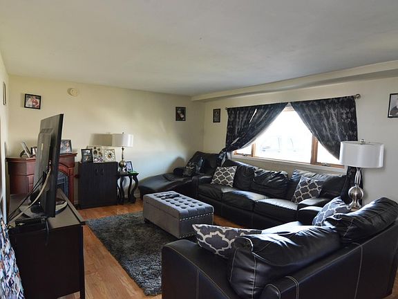 2nd image of 435 Jayne Blvd