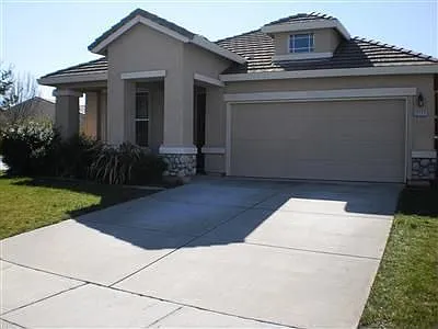 2112 Macaw Ln photo 1
