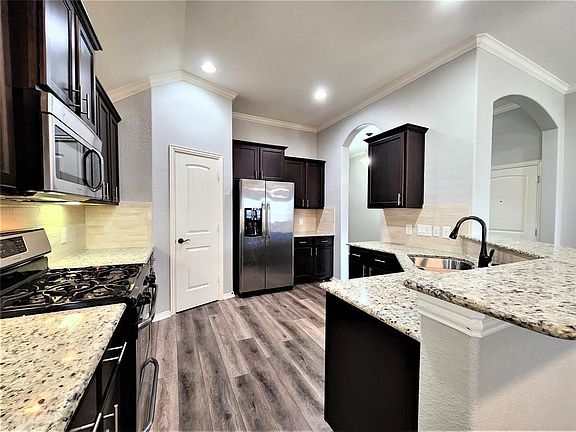 4th image of 9515 Knox Prairie Ct