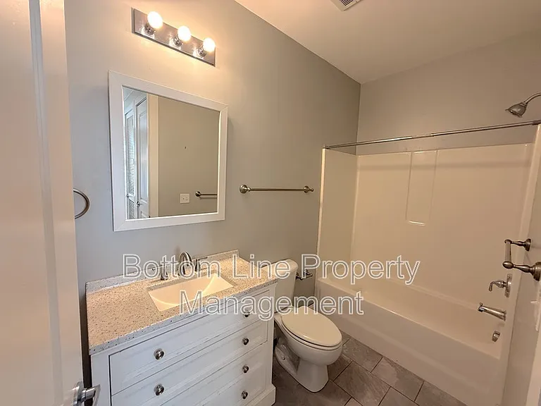1101 W 1st St #105 — Photo 11