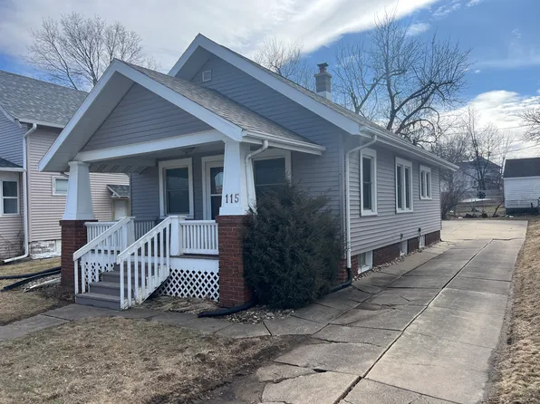 115 27th Street Dr SE, Cedar Rapids, IA 52403