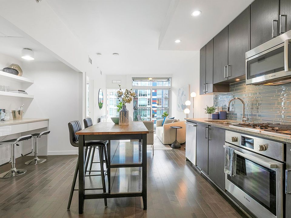 1st image of 38 W 1st Ave #510