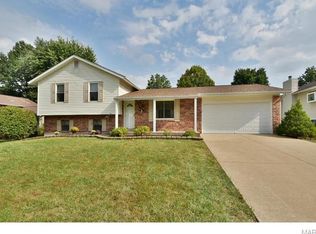 1723 Foxglove Dr, Saint Charles, MO