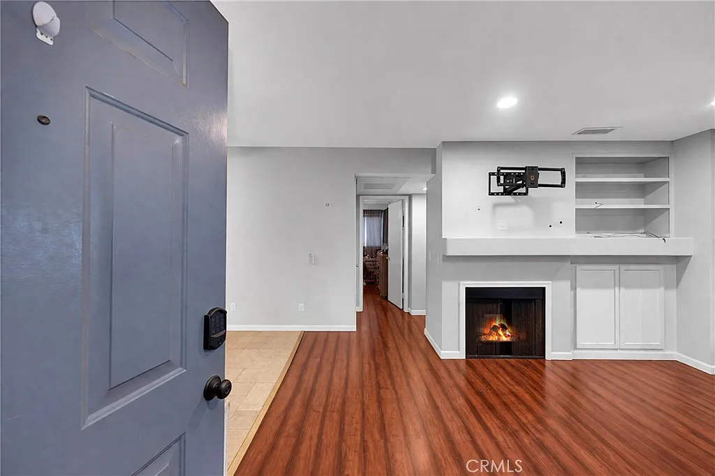 2 bed, 852 sqft, $3,000 — Photo 4