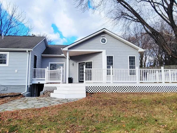 8823 Maple Ave, Bowie, MD 20720