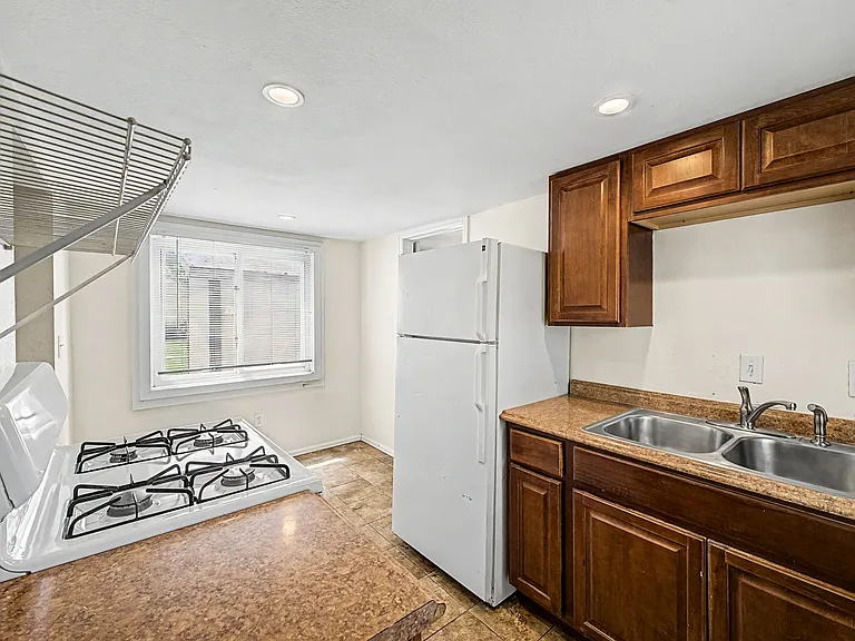 4731 N Vine St — Photo 4