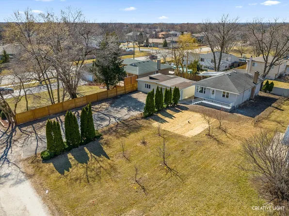 1308 Bianco Villa Dr, Lockport, IL 60441