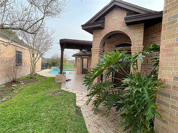 5th image of 6129 Garden Ct