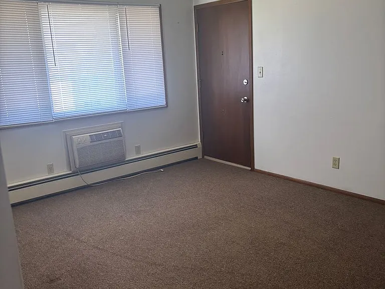 N169W19821 Chestnut Ct — Photo 5