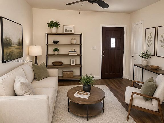 3rd image of 790 E 6th Pl