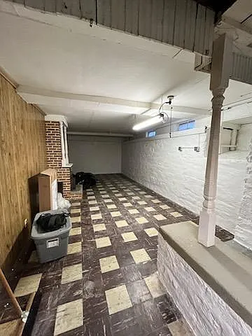 410 W 9th St — Photo 11