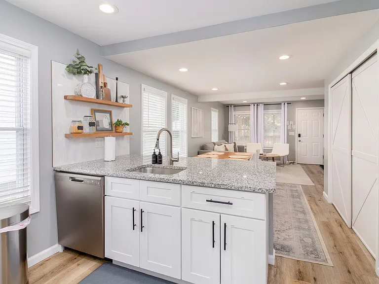 23368 Hoover Ave — Photo 9