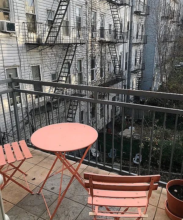 2nd image of 10 Havemeyer St APT 3R