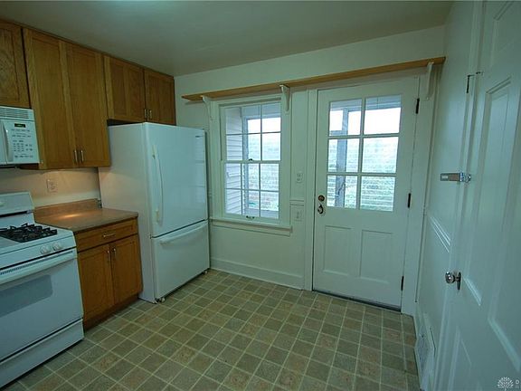 5th image of 112 Carrlands Dr