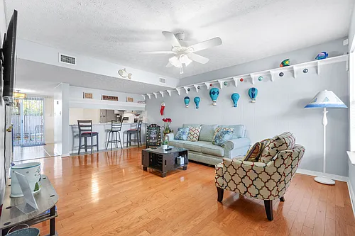 9 Chatelaine Cir SE Photo 1