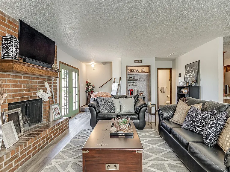 6103 Gaelic Glen Dr — Photo 9